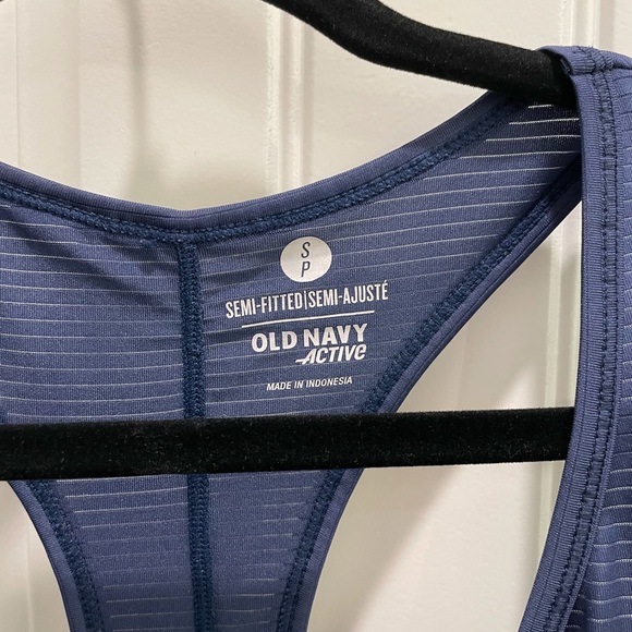 Two workout tanks - Picture 7 of 7